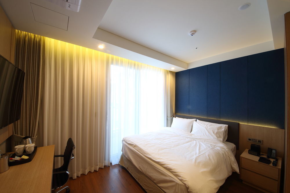 Benikea The H Hotel Hwaseong Extérieur photo