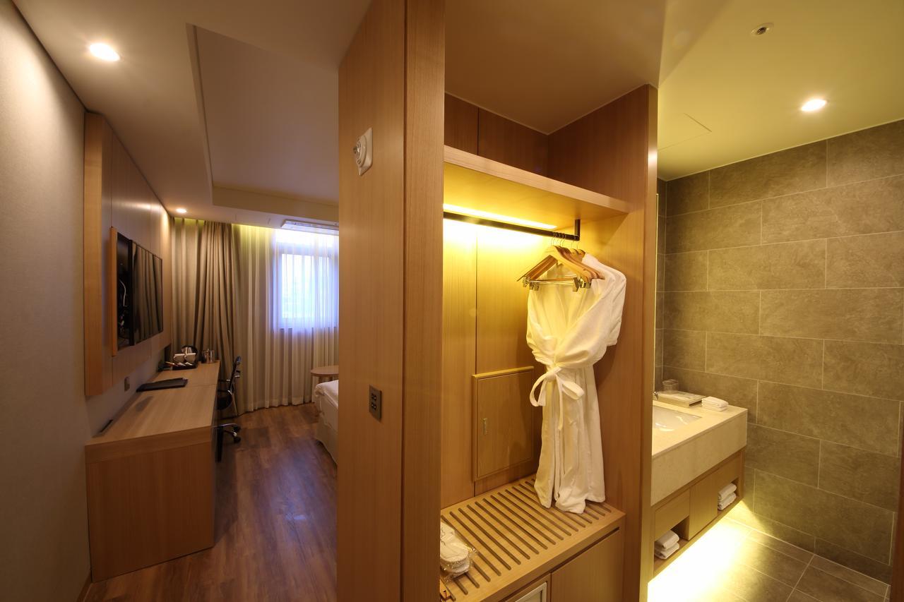 Benikea The H Hotel Hwaseong Extérieur photo
